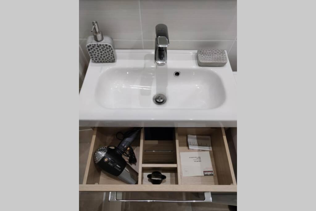 Ferienwohnung Joli T2 Proche Vieux-Port, Terrasses Du Port Et Metro Joliette Marseilles Exterior foto