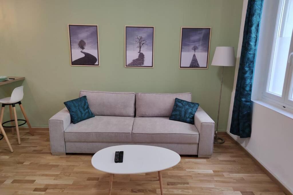 Ferienwohnung Joli T2 Proche Vieux-Port, Terrasses Du Port Et Metro Joliette Marseilles Exterior foto